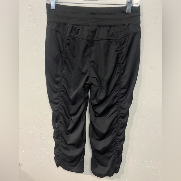 The North Face Aphrodite 2.0 Capri Black Hiking Pants Women’s Small - Picture 8 of 14